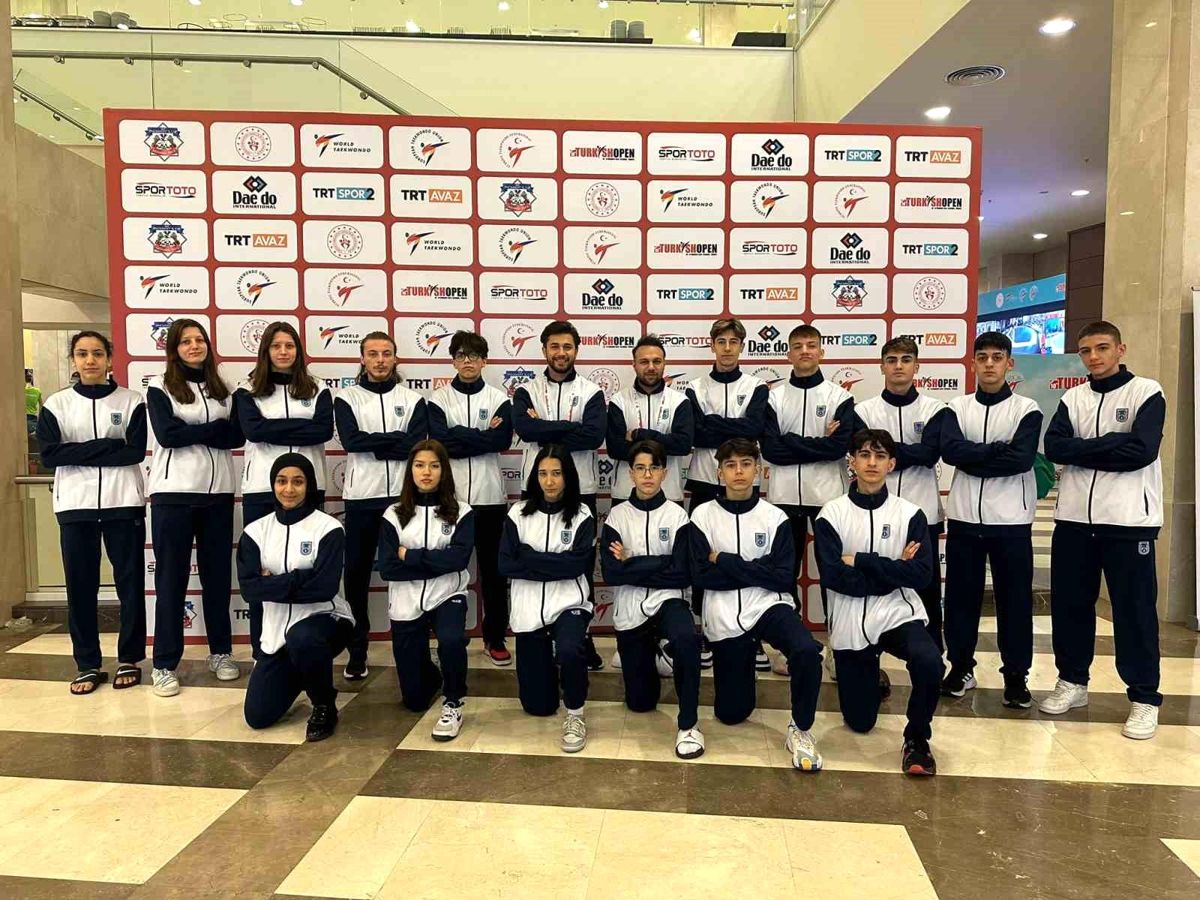 Ali İhsan Negiz'in öğrencileri Dünya Taekwondo Başkanlık Kupası'nda 11 madalya kazandı