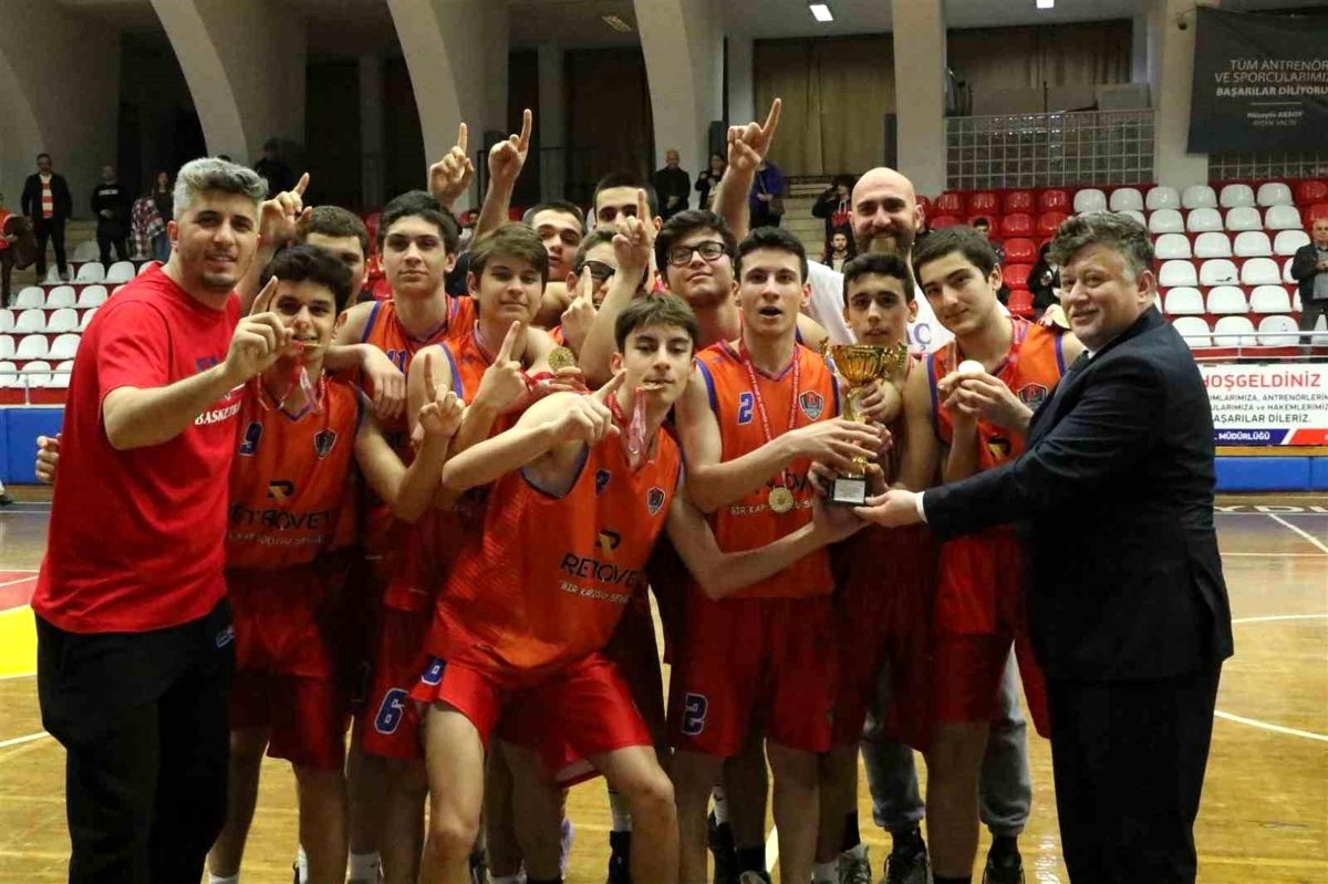 Aydın'da Erkekler U16 Basketbol Turnuvası'nın şampiyonu muhakkak oldu