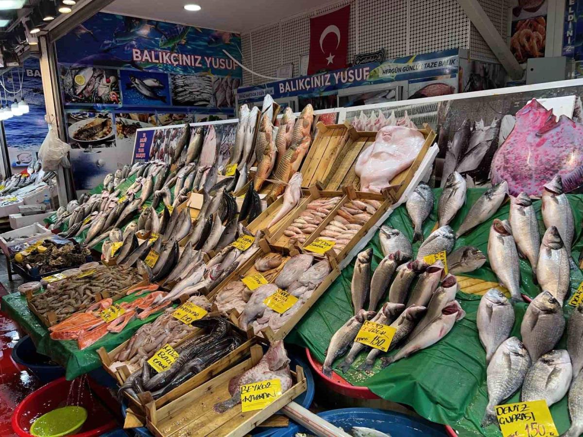 Balıkçılardan ikaz: "Balık yemek isteyen vatandaşlar son bir ayı yeterli değerlendirsinler"