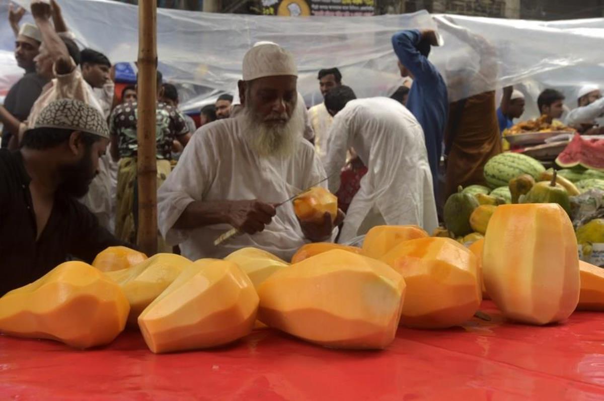 Bangladeş'in Klasik Pazarında Ramazan Heyecanı