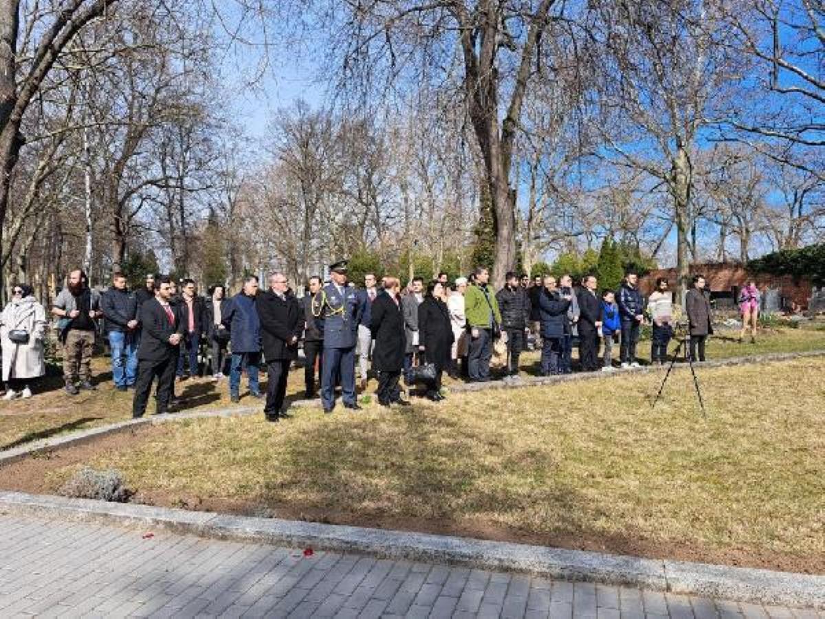 Çekya'da 18 Mart şehitleri unutulmadı