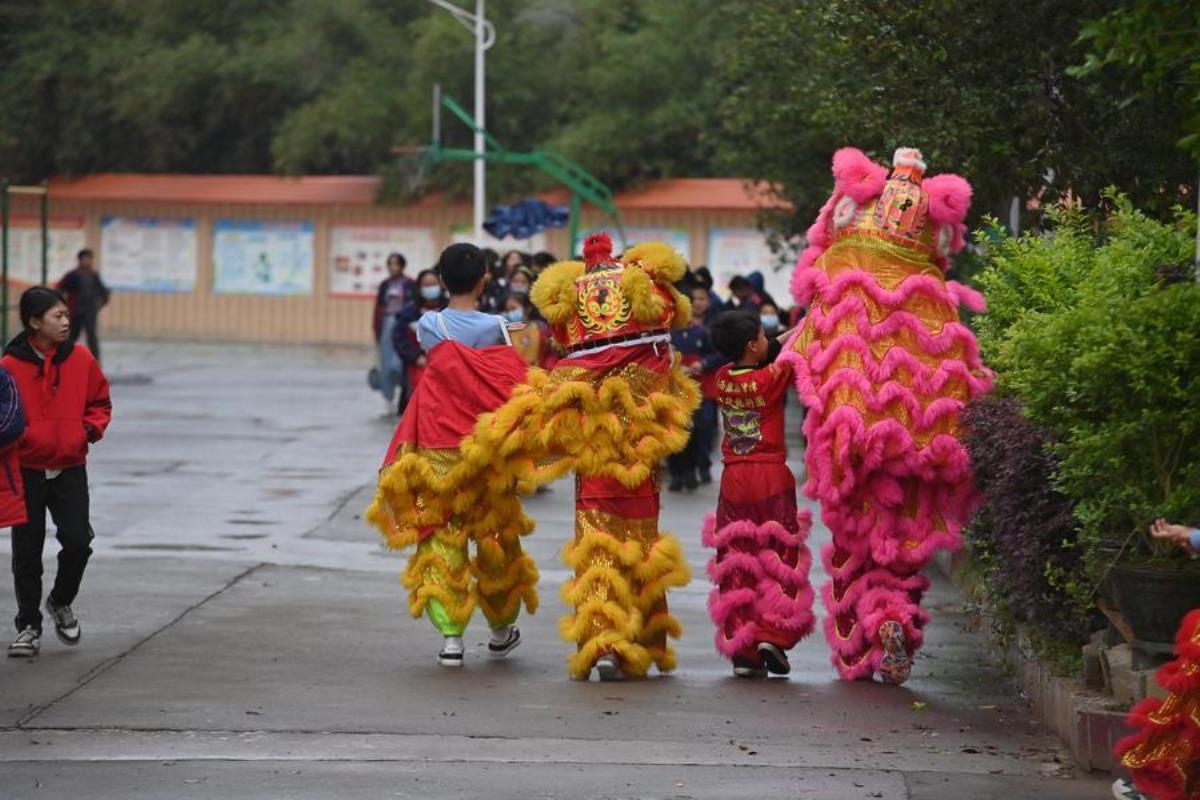 Çin'de Aslan Dansı Müfredata Girdi