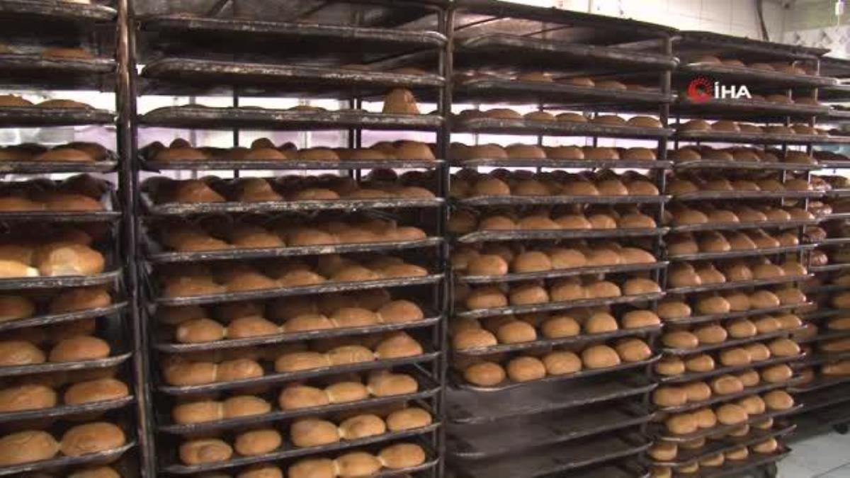 Depremzede fırıncı, günde 6 bin 500 ekmeği fiyatsız dağıtıyor