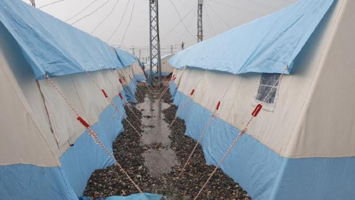 Diyarbakır'da sağanak; çadır kentte tedbir alındı