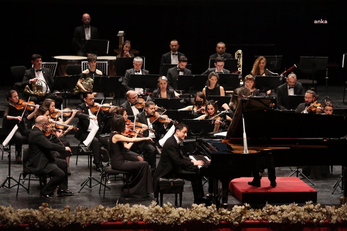 Ebb Senfoni Orkestrası Depremzedelere Yardım Hedefli Bir Konser Daha Verdi