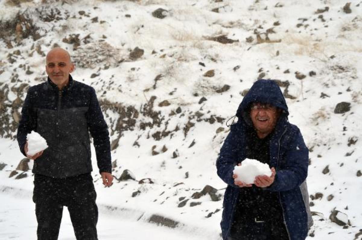 En az yağış alan vilayetlerden Aksaray'da kar yağışı sevindirdi
