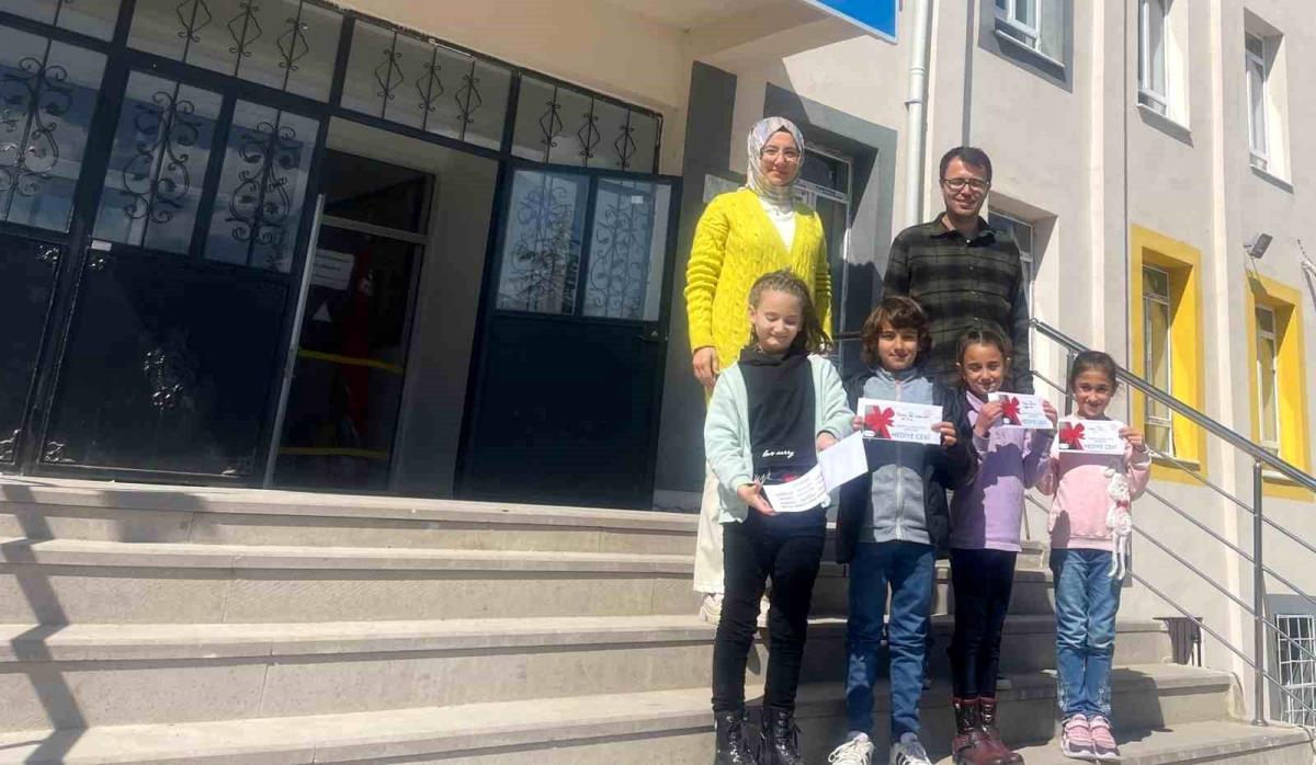 Hisarcık'ta zeka oyunları turnuvasında Atatürk İlkokulundan 4 öğrenci birinci oldu