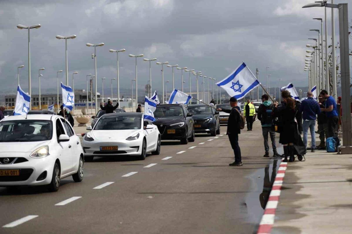 İsrail'de Ben Gurion Havalimanı'nda uçuşlar durduruldu