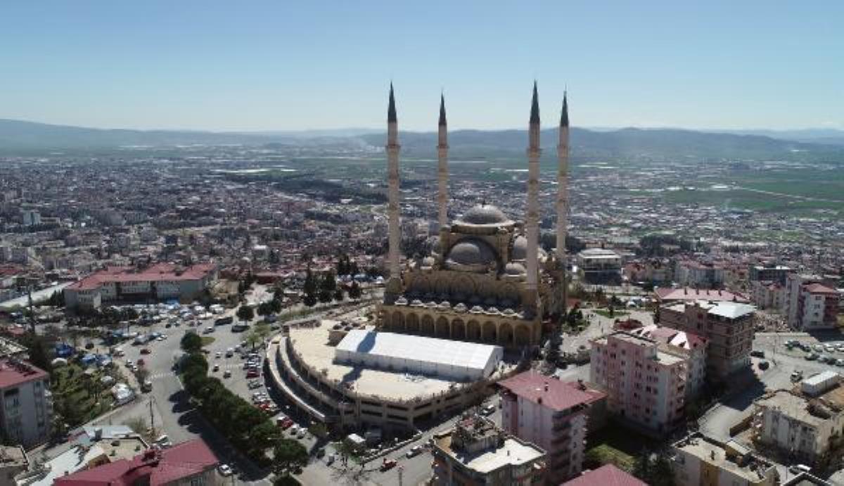 Kahramanmaraş'taki Abdülhamid Han Camii'nde birinci teravih çadırda kılınacak