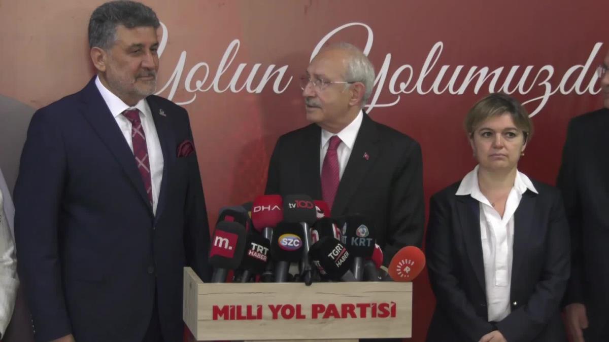 Kemal Kılıçdaroğlu, Ulusal Yol Partisi'ni Ziyaret Etti: "Rahmetli Muhsin Yazıcıoğlu'nun Yol Arkadaşlarıyla Bir Ortaya Gelmek, Ufkumu Büyütme Açısından...