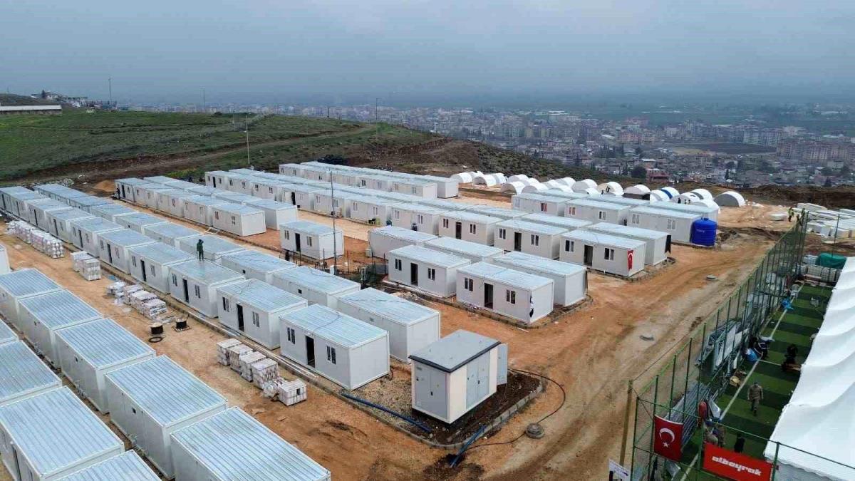 Kırıkhan ve Nurdağı'ndaki depremzedeler konteynerlara yerleştiriliyor