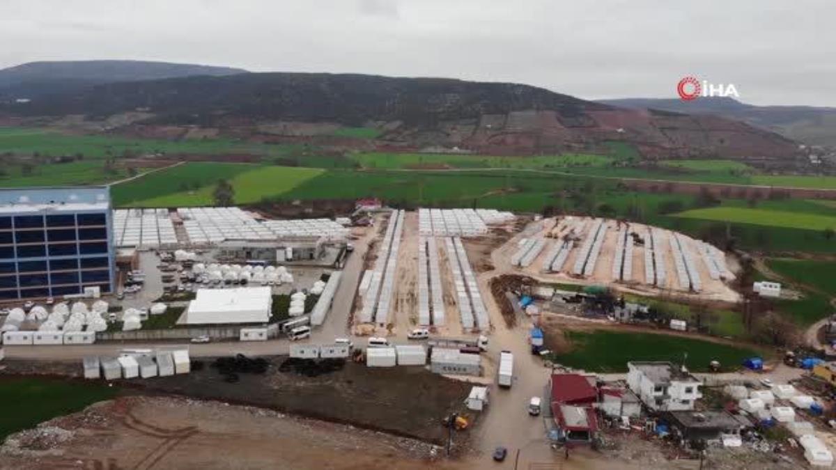 Sarsıntının merkezi Pazarcık'ta konteyner kent kuruldu: 4 binin üzerinde depremzede çadırdan kurtuluyor