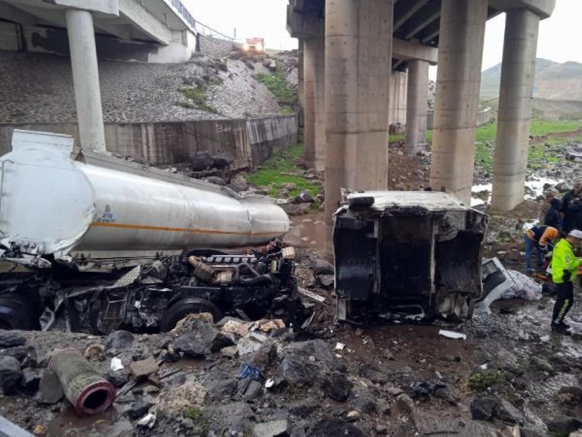Şırnak'ta tanker köprüden uçtu: 1 meyyit, 1 yaralı