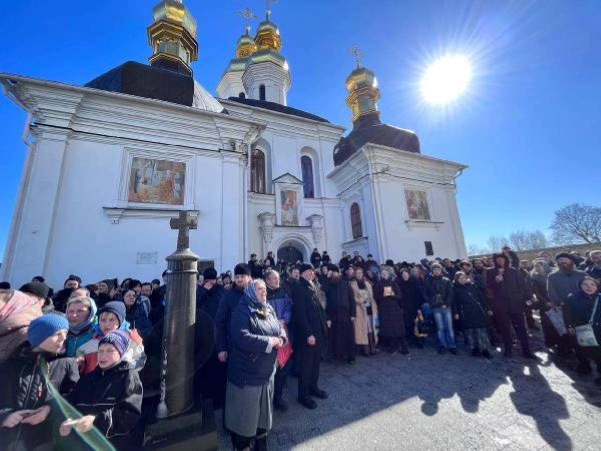 Tahliyesi istenen Ukrayna Ortodoks Kilisesi'nin yerleşkesinde gergin bekleyiş