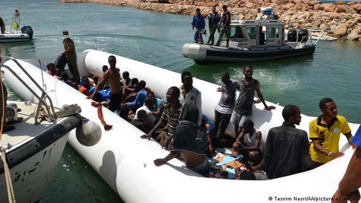 Tunus açıklarında batan teknelerde en az 29 sığınmacı can verdi