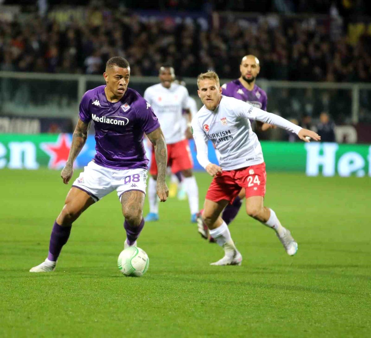 UEFA Avrupa Konferans Ligi: Fiorentina: 0 Sivasspor: 0 (İlk yarı)