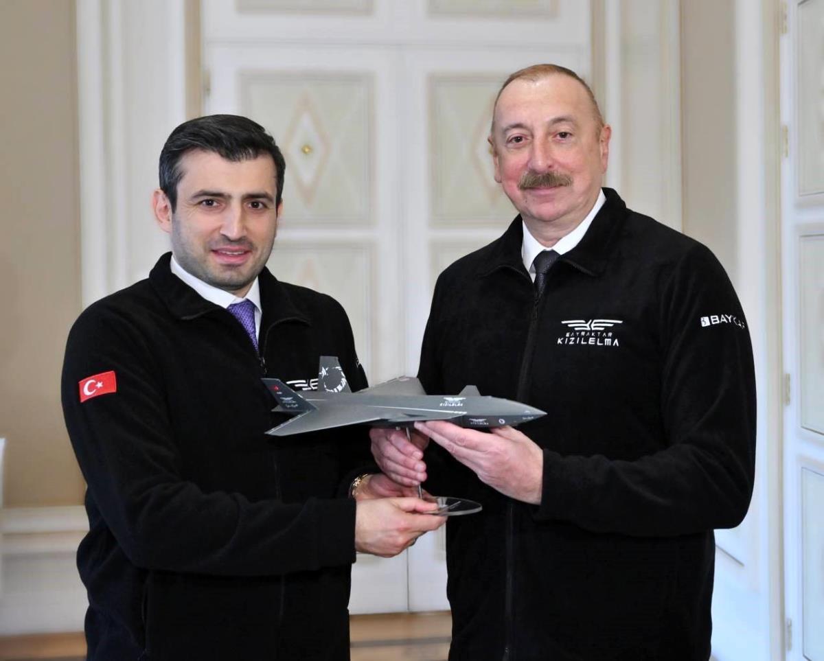 Azerbaycan Cumhurbaşkanı Aliyev, Selçuk Bayraktar'ı kabul etti