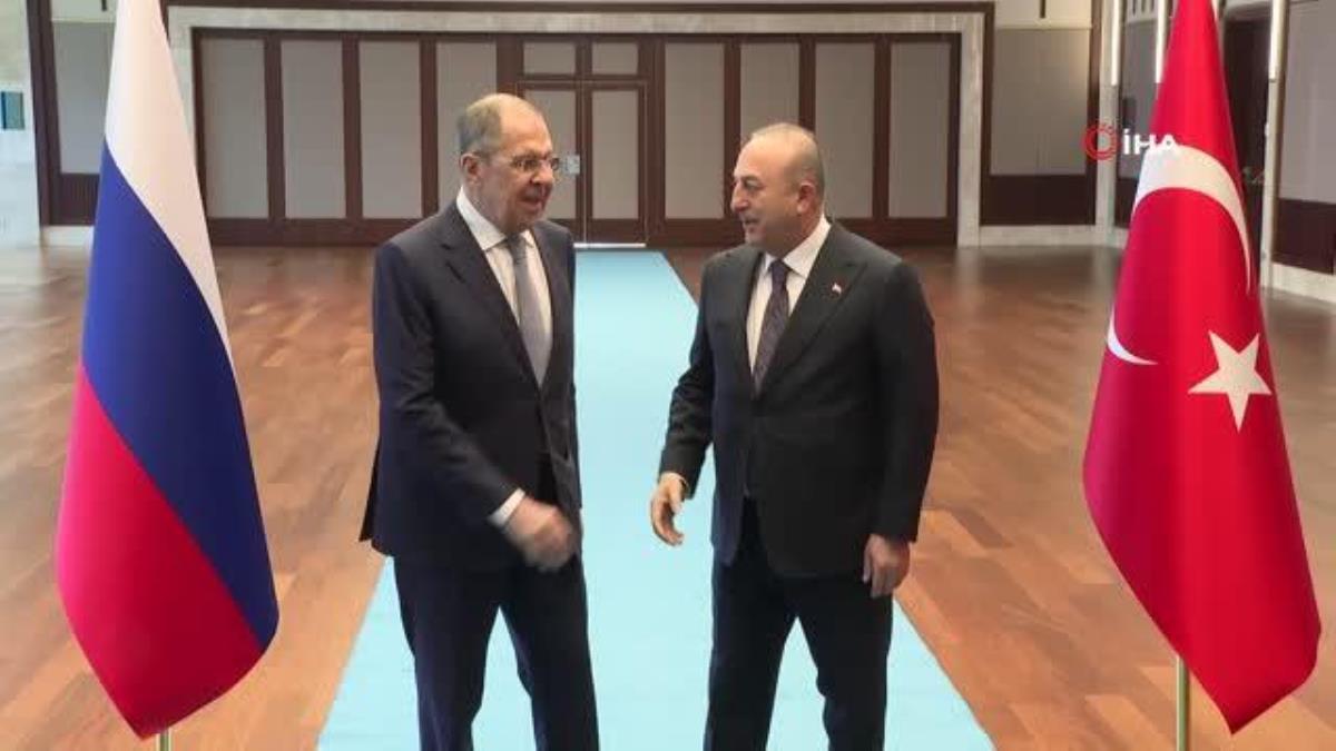 Bakan Çavuşoğlu, Rus mevkidaşı Lavrov ile bir ortaya geldi
