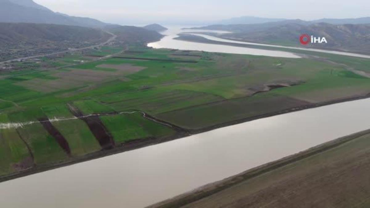 Baraj alanını eken çiftçiler: "Sular gelirse her şey gider"