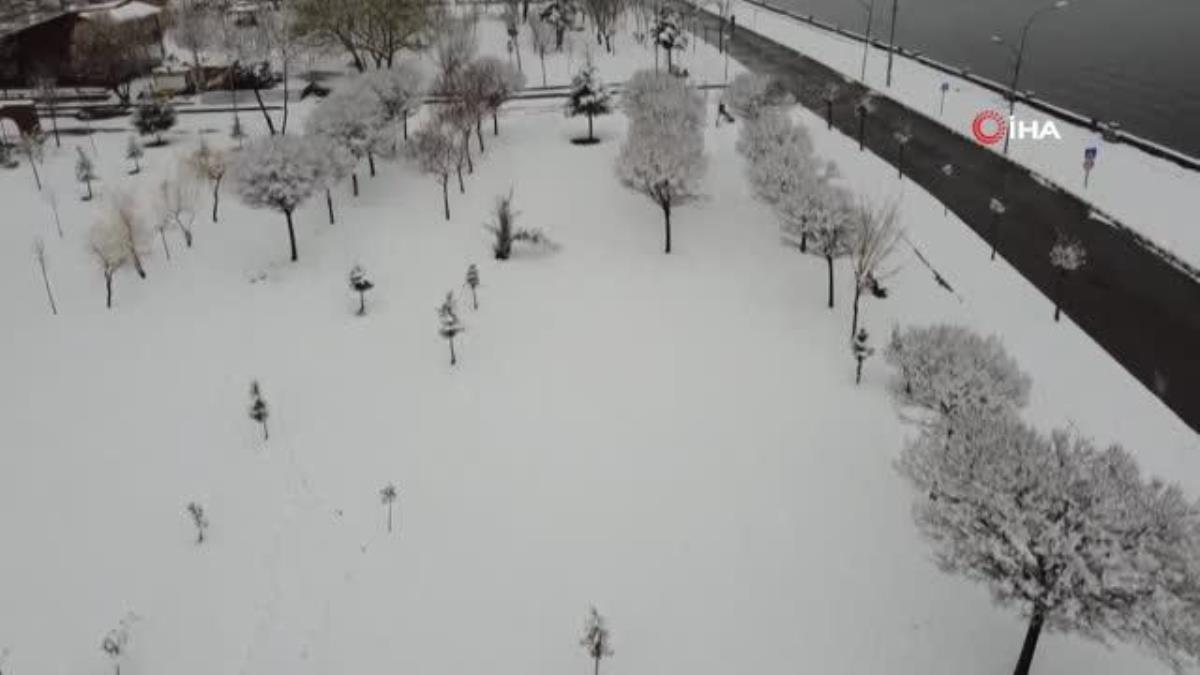 -Bitlis'te kar yağışı gece boyunca devam etti