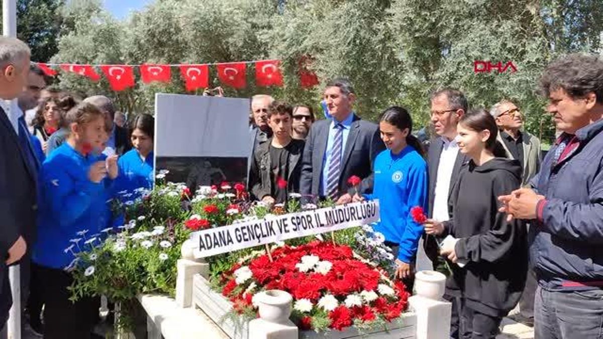 İSMET ATLI MEZARI BAŞINDA ANILDI ADANA'nın Kozan ilçesinde Dünya ve Olimpiyat şampiyonu ulusal güreşçi İsmet Atlı, vefatının 9'uncu yılında mezarı...