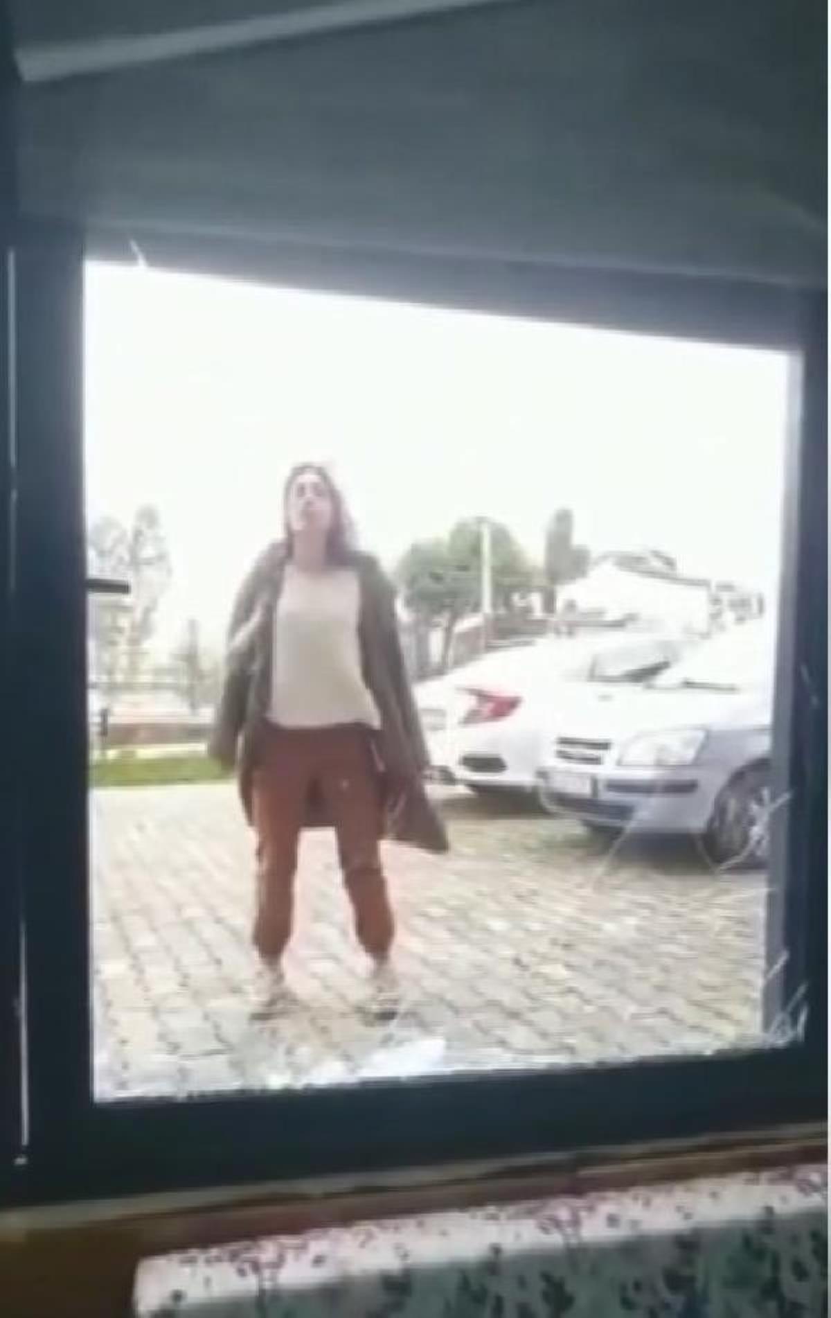 Kadıköy'de dernek binasının camlarını kıran bayan gözaltına alındı