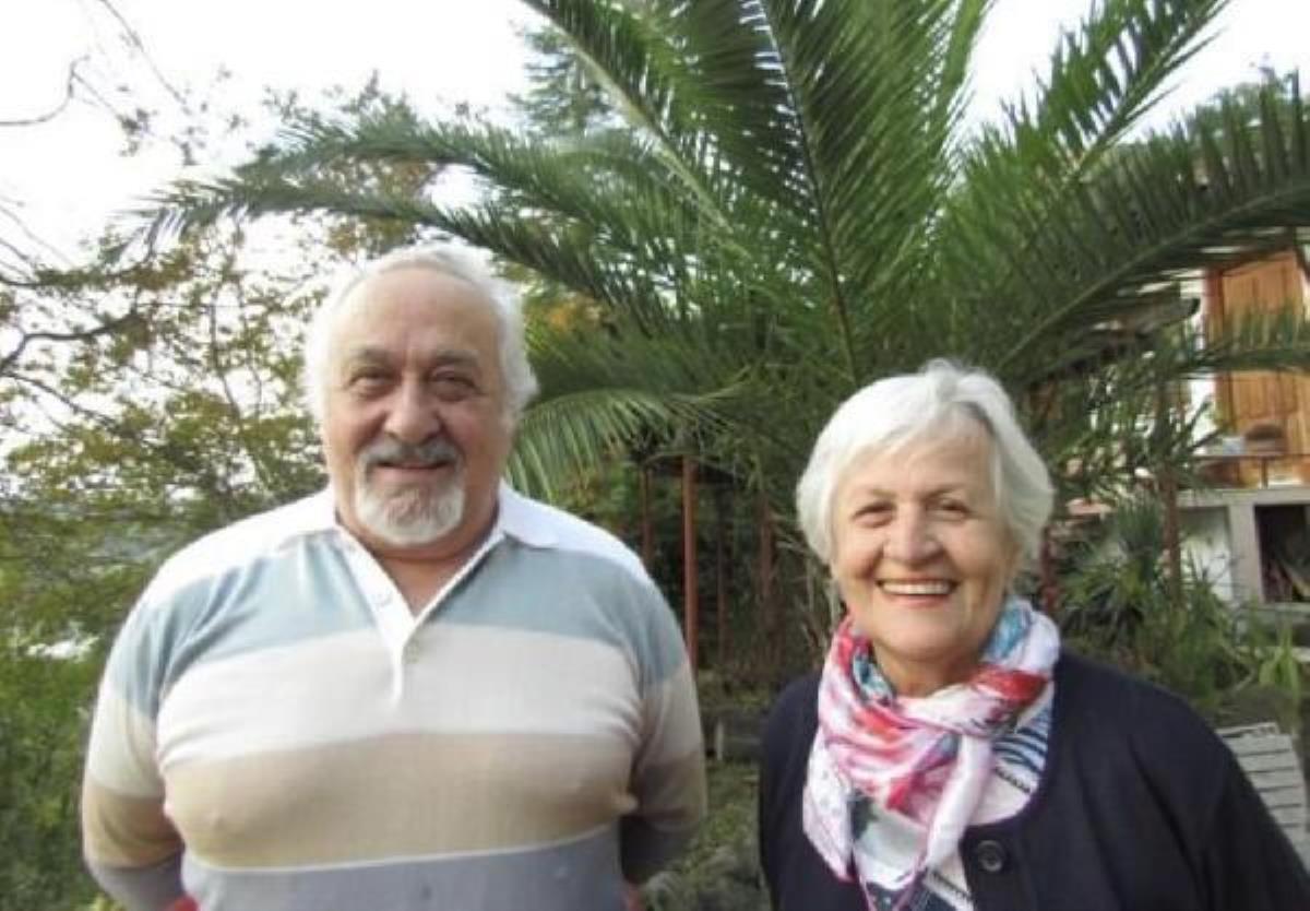 Oyuncu Şehsuvar Aktaş'ın babası ve üvey annesi Bartın'da yangında öldü