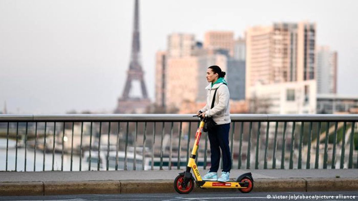 Paris'te elektrikli scooter'lar yasaklanıyor