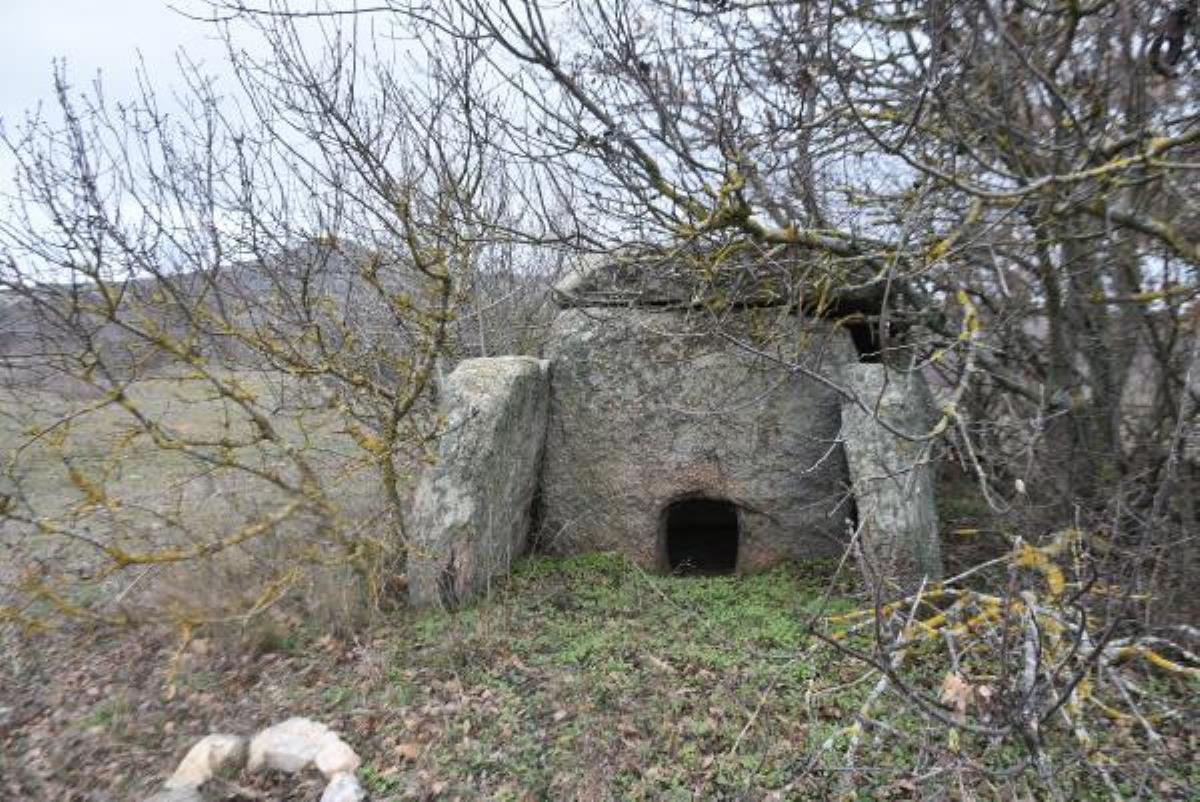 Prof. Dr. Beksaç: Trakların kültürel mirası dolmenler ivedilikle korunmalı