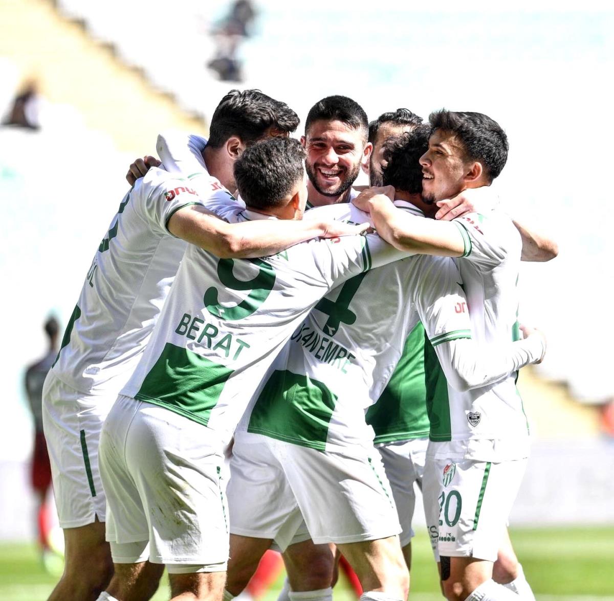 TFF 2. Lig: Bursaspor: 2 24Erzincanspor: 1