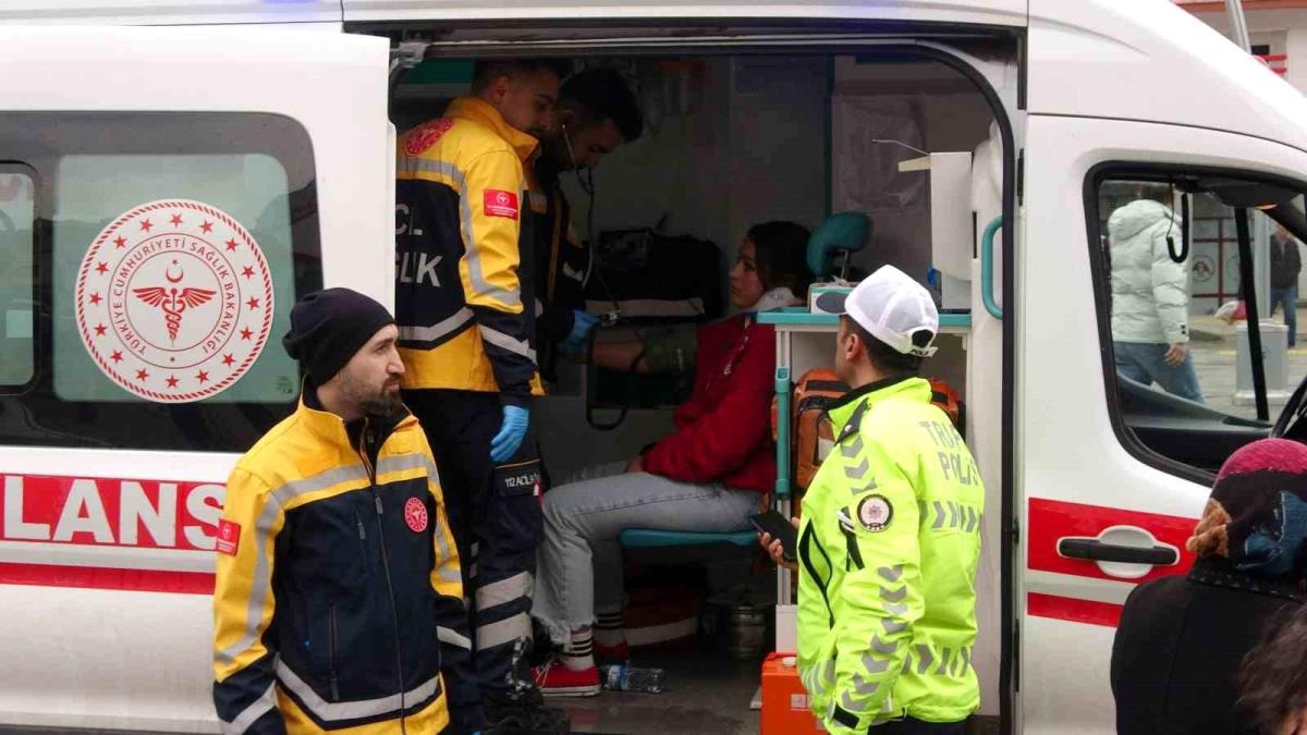 Yozgat'ta hafriyat kamyonu ile öğrenci servisi çarpıştı: 7 yaralı
