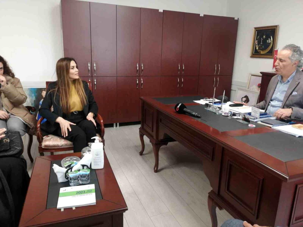 AK Parti milletvekili adayına Bostancı'da ağır ilgi