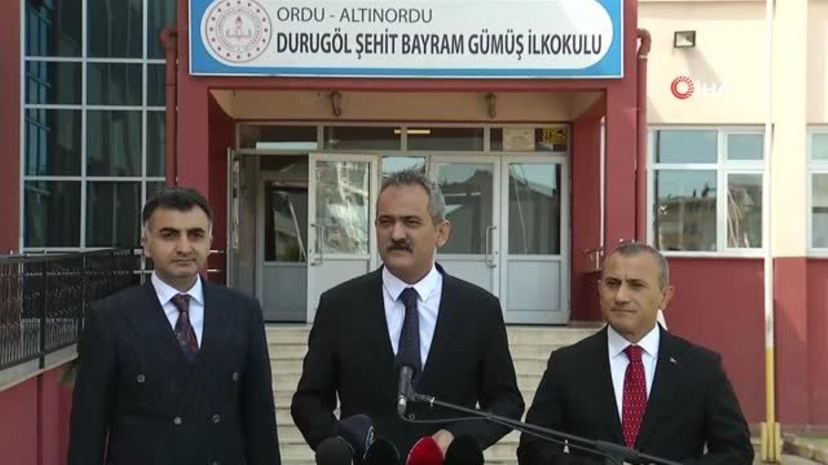 Bakan Özer: "24 Nisan prestijiyle artık 81 vilayette eğitim-öğretim kaldığı yerden devam edecek"