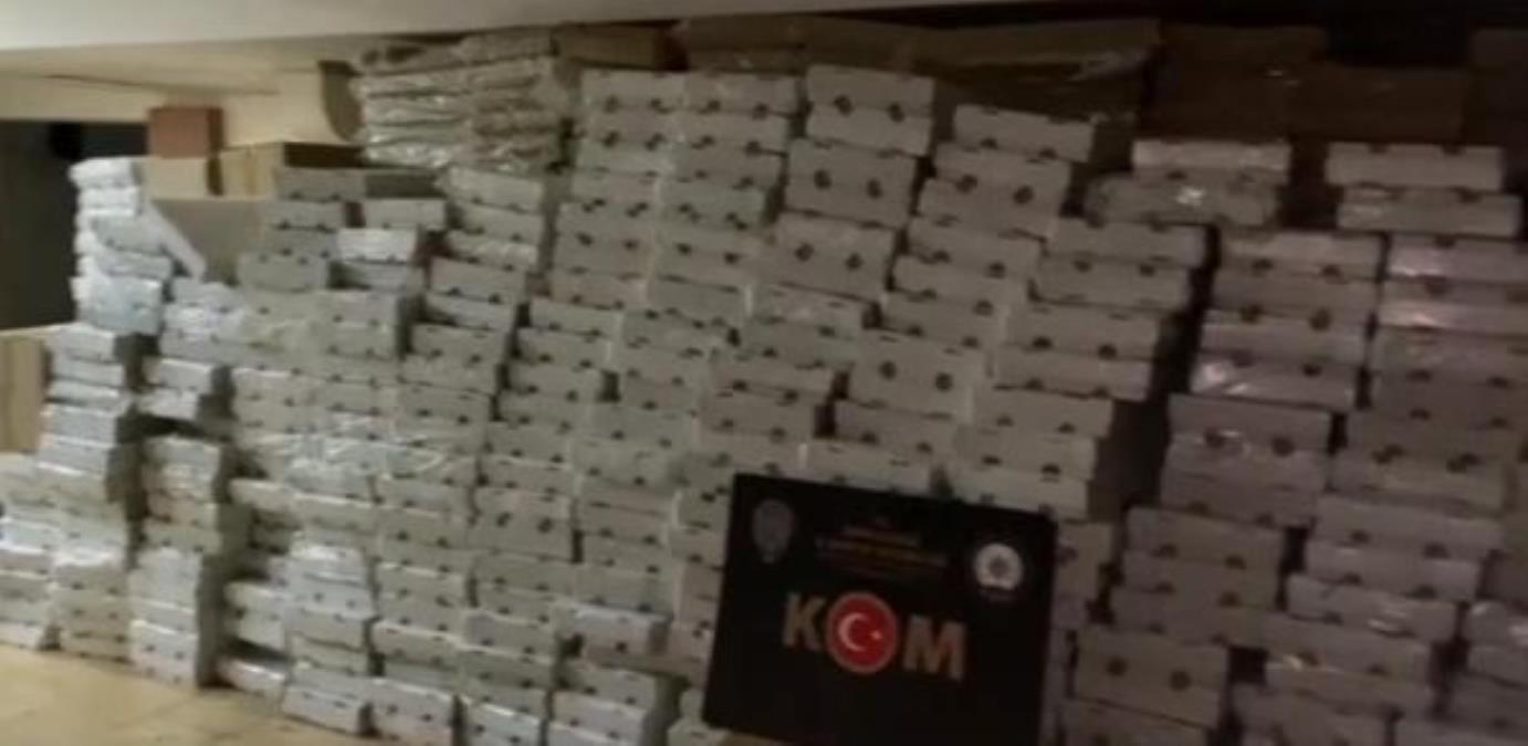 İzmir'de Sigara Kaçakçılığı Operasyonu: 5 Milyon Sigara Ele Geçirildi