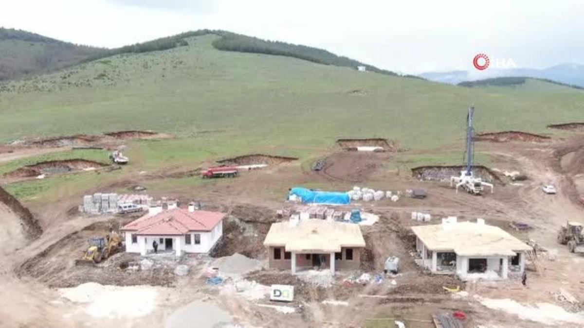 Sarsıntı bölgesinde yapılan köy konutlarının birinci etabı bayramda teslim ediliyor