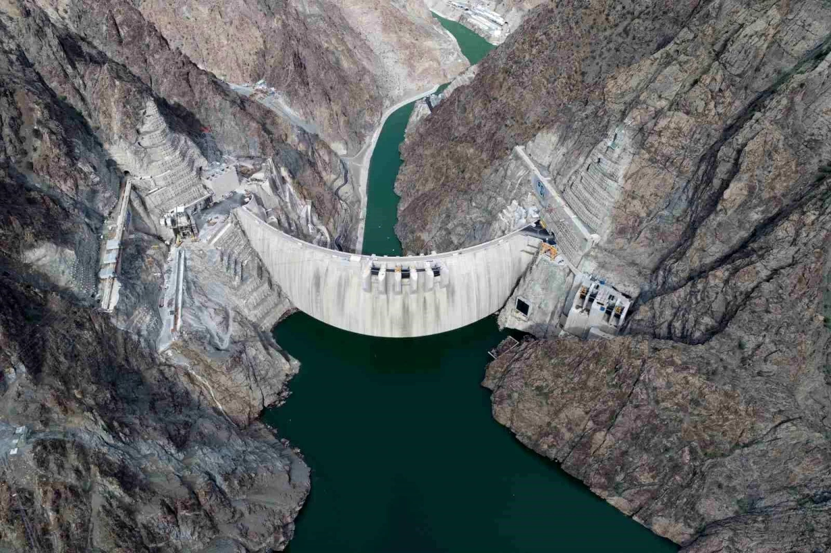 Yusufeli Barajı'nda su düzeyinin yüksekliği 106 metreyi aştı