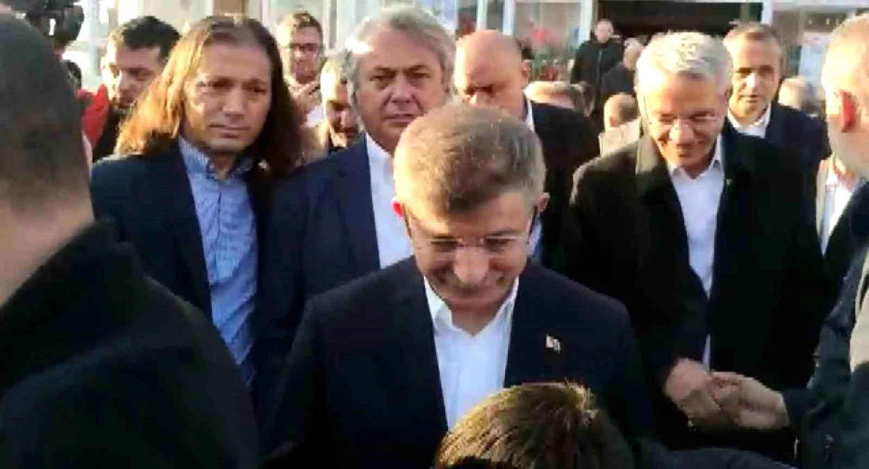 Ahmet Davutoğlu'na Depremzededen Reaksiyon