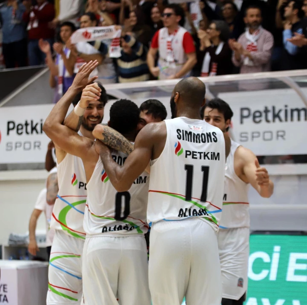 Aliağa Petkimspor Beşiktaş'ı mağlup ederek ligde 2. galibiyetini aldı