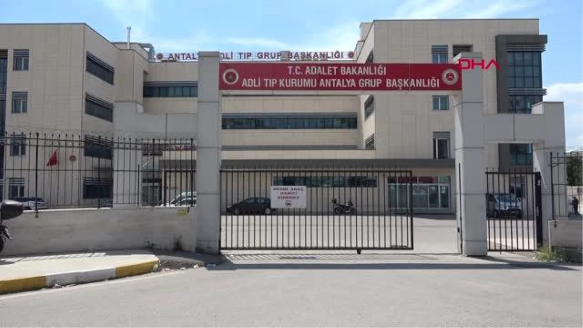 Antalya'da Anne-Kız Motosiklet Kazası: Bir Meyyit, Bir Yaralı