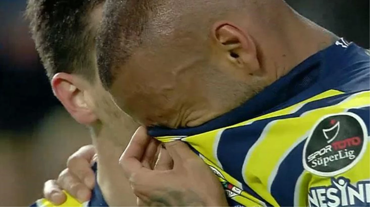 Attığı golden sonra gözyaşlarına boğuldu! Maçın kahramanı Joao Pedro'nun duygulandıran anları