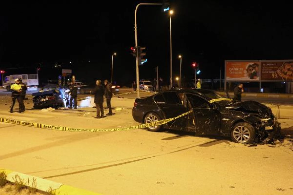 Çankırı'da Kavşakta Kaza: 2'si Ağır 6 Kişi Yaralandı