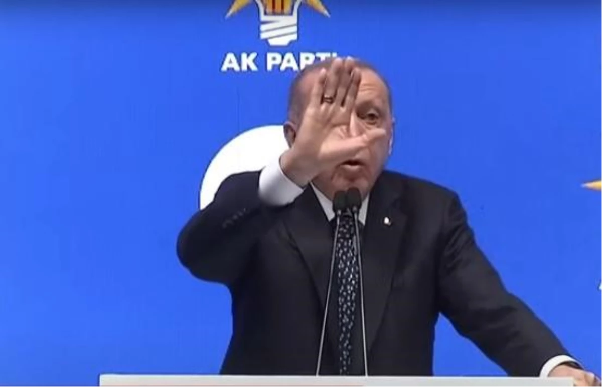 Cumhurbaşkanı Erdoğan, salondakilerin CHP'li gençleri yuhalamasına müsaade vermedi: Olmaz olmaz