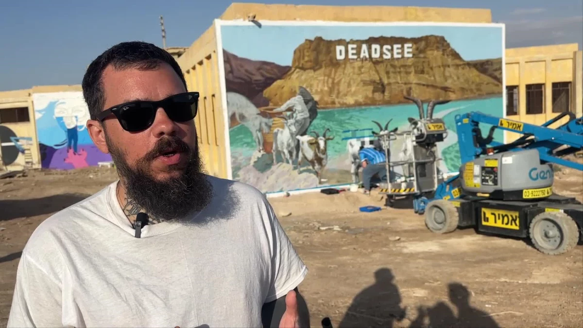 Dünya Günü'nde Grafiti Sanatkarları Meyyit Deniz'deki Ekolojik Krize Dikkat Çekti