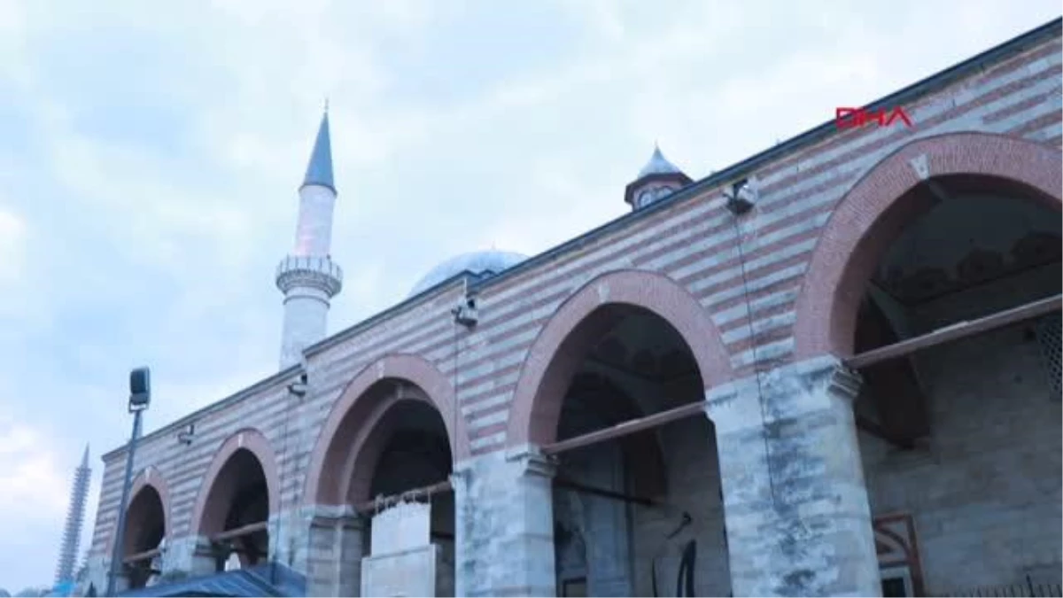 Edirne'de Ramazan Bayramı namazı Eski Camii'nde kılındı