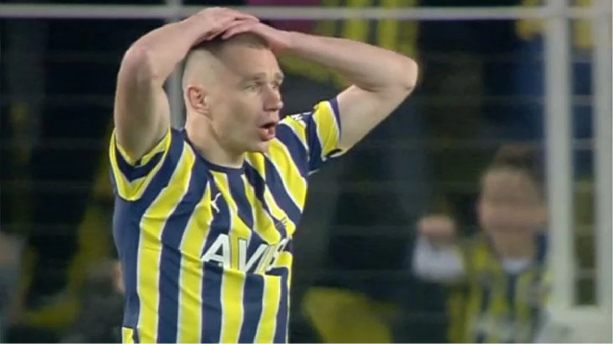 Fenerbahçe'nin golü iptal edildi, Szalai'nin şaşkınlığı yüzüne yansıdı