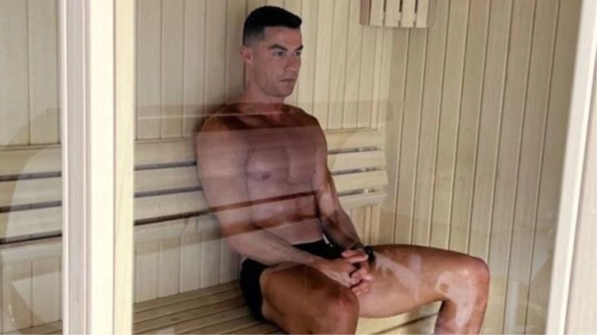 Herkes birebir noktaya takıldı! Ronaldo'nun hayranları sauna pozunda olağandışı bir ayrıntı yakaladı