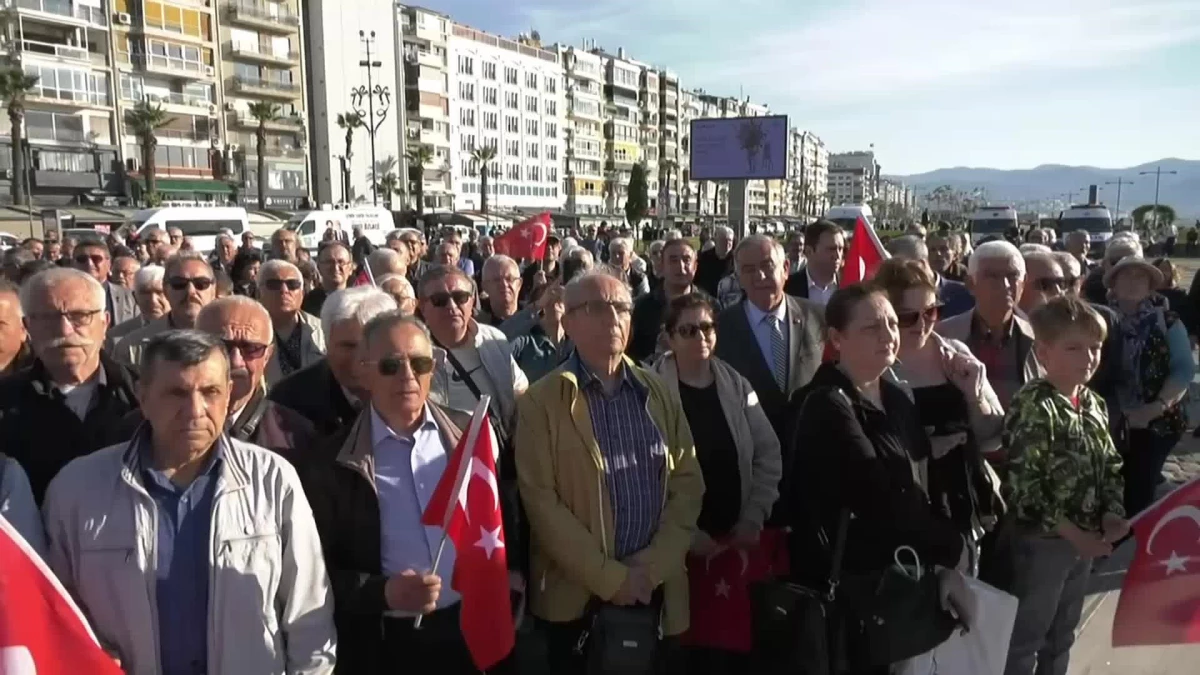 İzmir'de Emekli Astsubaylar AKP İktidarını Protesto Etti