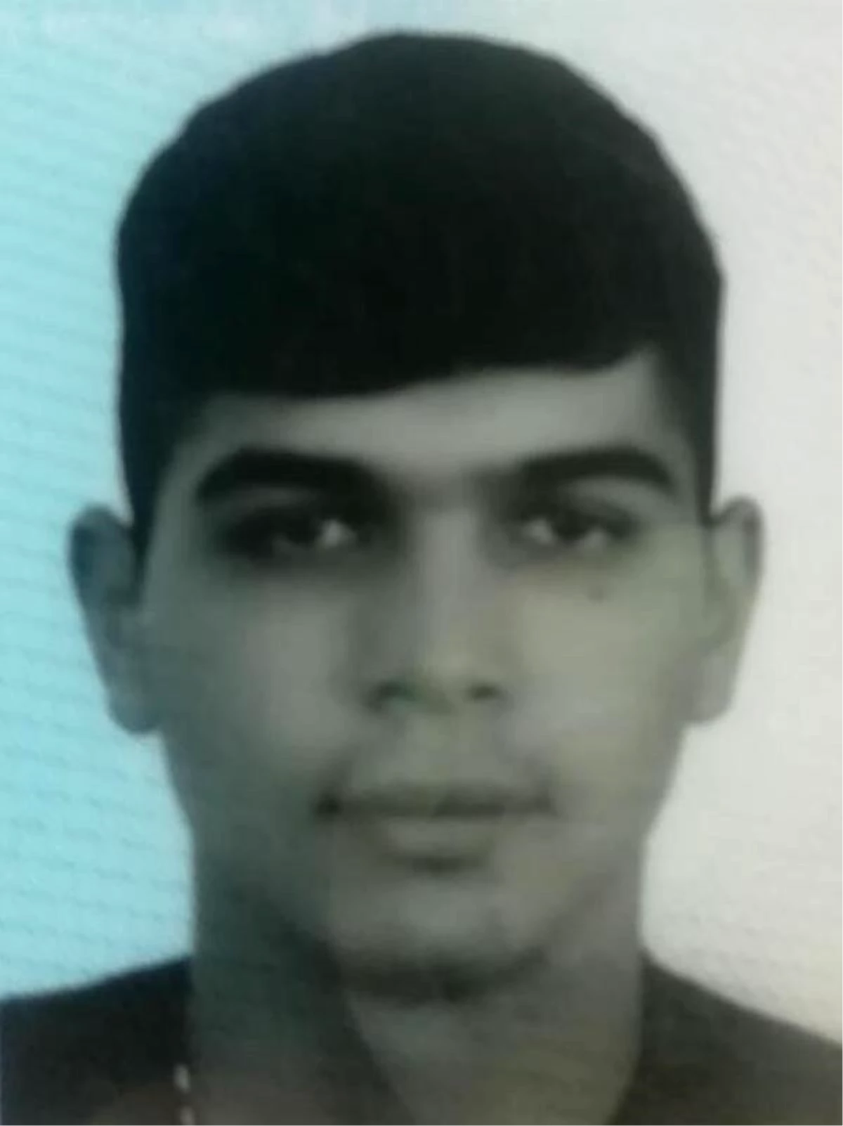 İzmir'de sokakta silahlı taarruz sonucu öldürülen genç toprağa verildi