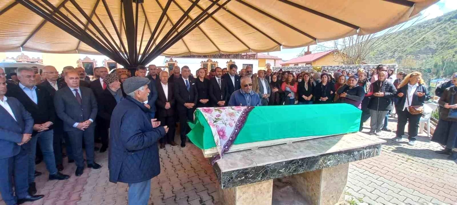 Kılıçdaroğlu'nun Halası Tunceli'de Son Seyahatine Uğurlandı