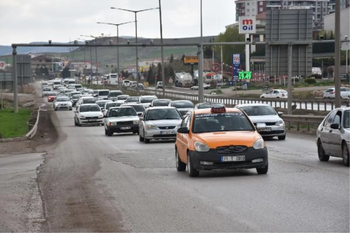 Kırıkkale'de Bayram Tatili Boyunca 627 Bin Araç Geçti